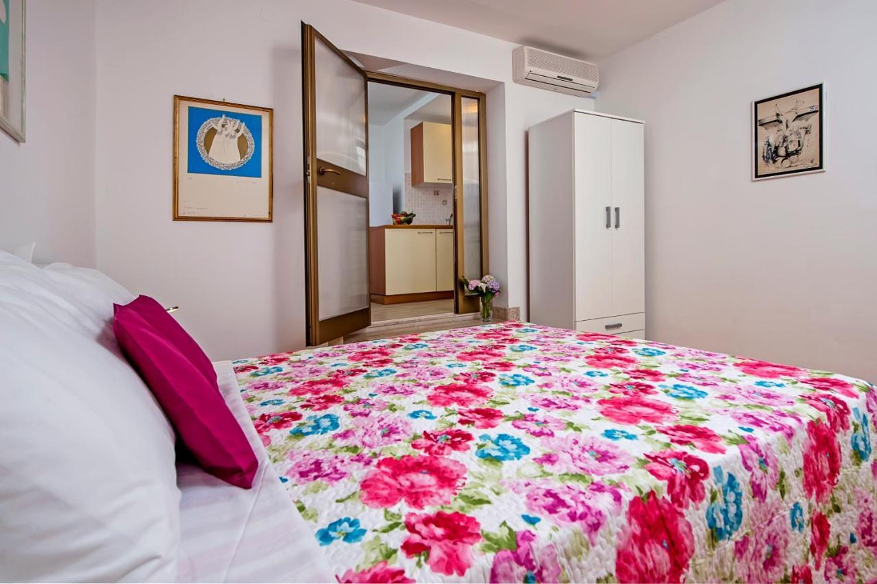 Apartmani&Soba Mimi Rovinj Luaran gambar