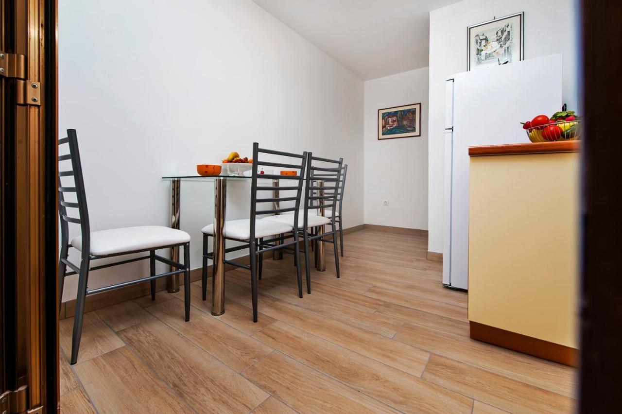 Apartmani&Soba Mimi Rovinj Luaran gambar